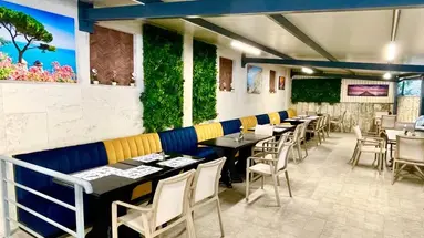 HOLIDAY PARK HOTEL