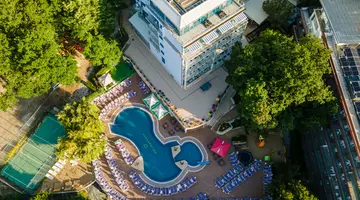 HOLIDAY PARK HOTEL