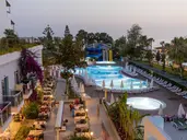 HOLIDAY PARK RESORT