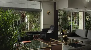 Holiday Suites