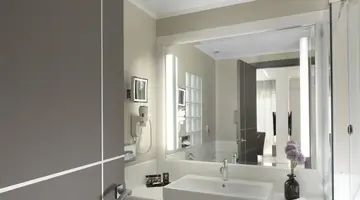 Holiday Suites