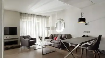 Holiday Suites