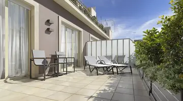 Holiday Suites