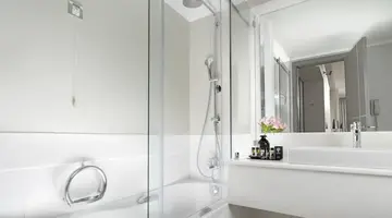 Holiday Suites