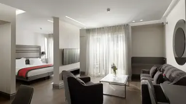 Holiday Suites