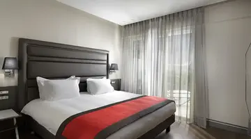 Holiday Suites