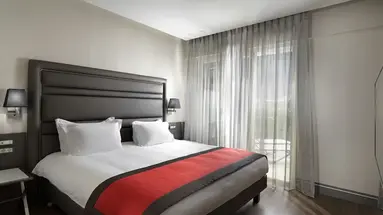 Holiday Suites