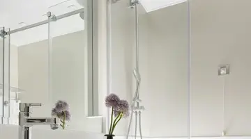 Holiday Suites