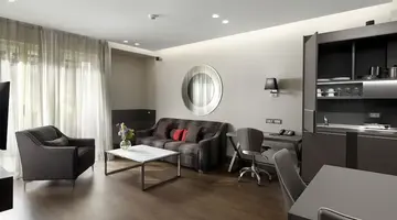 Holiday Suites