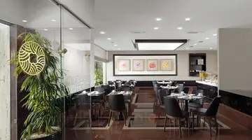 Holiday Suites