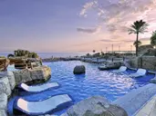 Holiday World Riwo Hotel