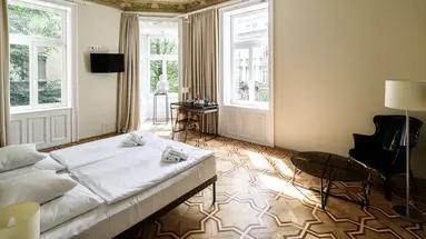 Home ApartHotel