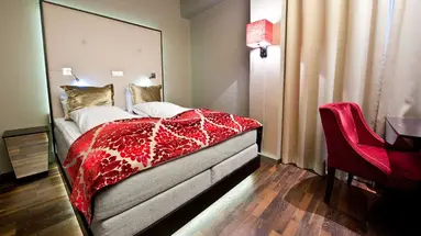 Home Hotel Folketeateret