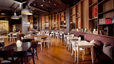 Home Hotel Folketeateret