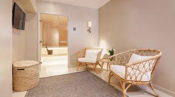 Home Hotel Wellington