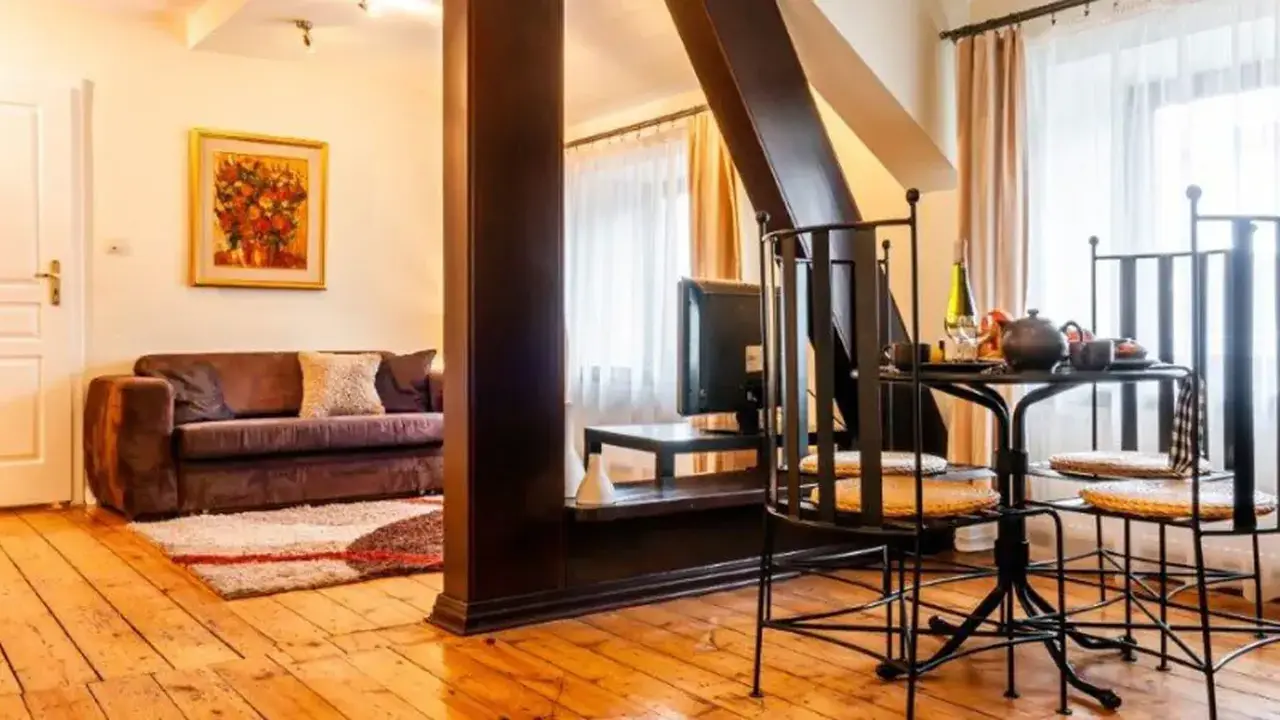 Home & Travel Apartments