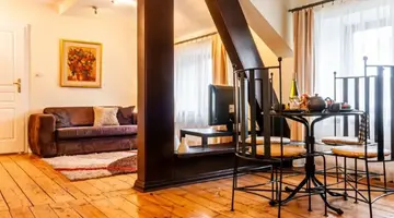 Home & Travel Apartments