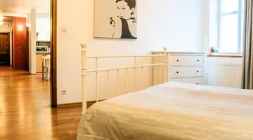 Home & Travel Apartments