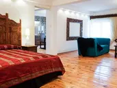 Home & Travel Apartments