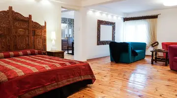Home & Travel Apartments