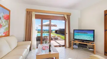 Horizon Line Villas