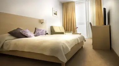 HOTEL ADRIA****