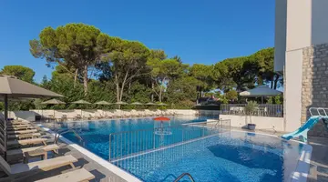 HOTEL ADRIA****