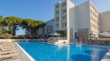 HOTEL ADRIA****