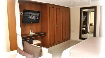 HOTEL AFERNI