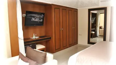 HOTEL AFERNI