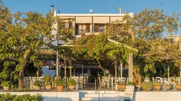 Hotel Akroyali