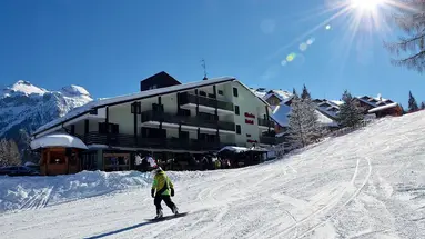 Hotel Alaska