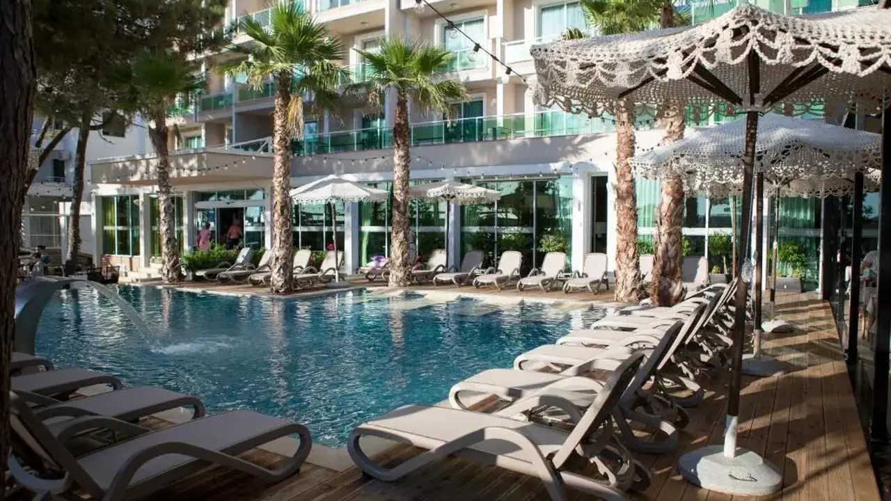 HOTEL ALBANIAN STAR