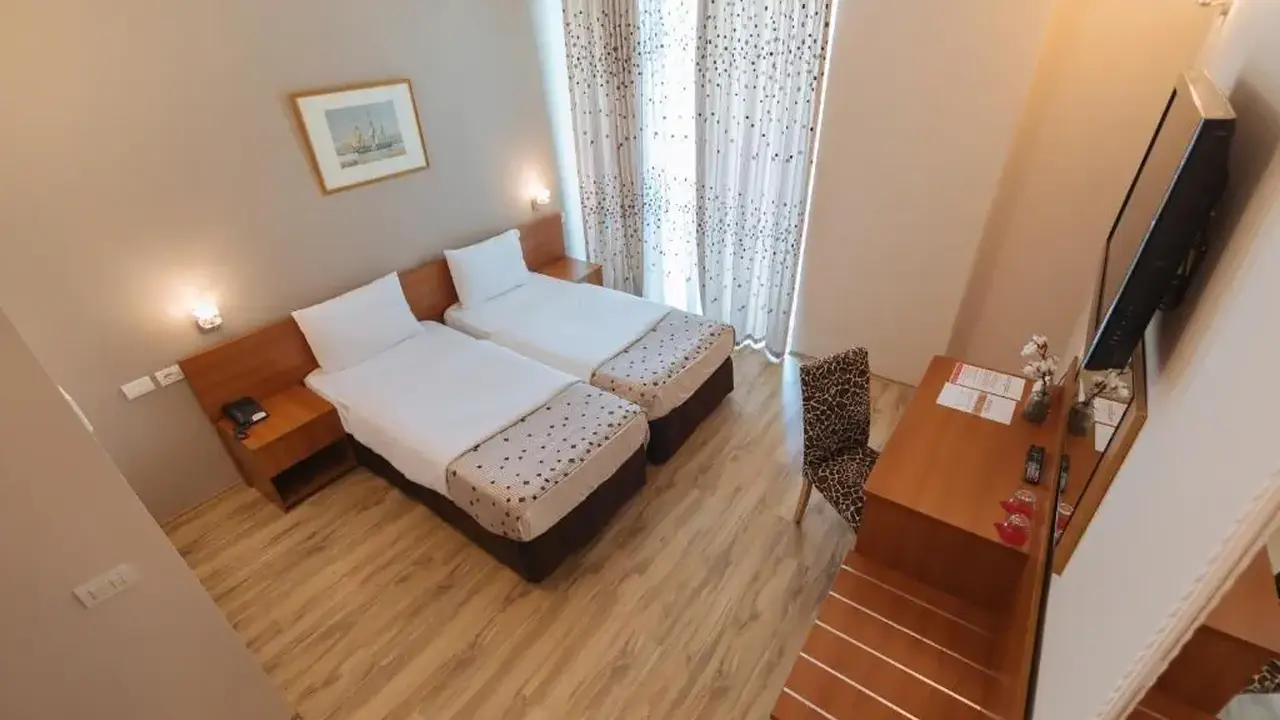 HOTEL ALBANIAN STAR