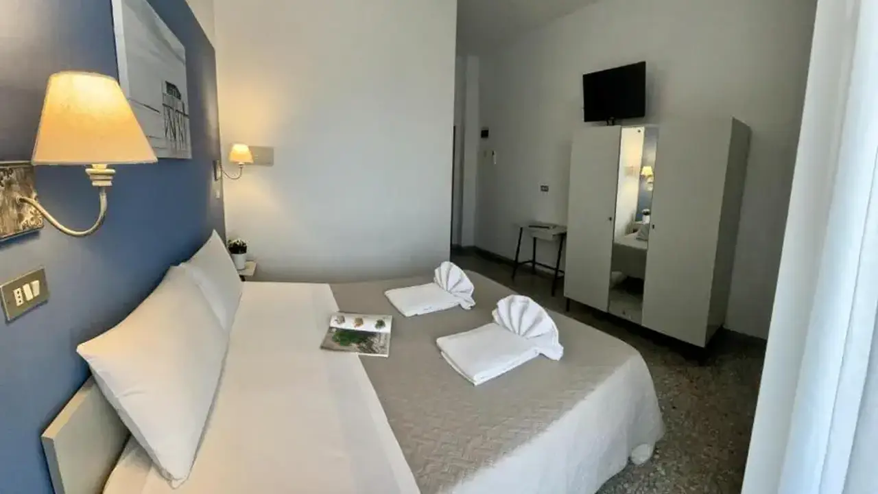 Hotel Alfa**