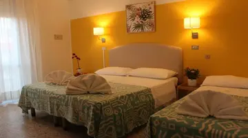 Hotel Alfa**