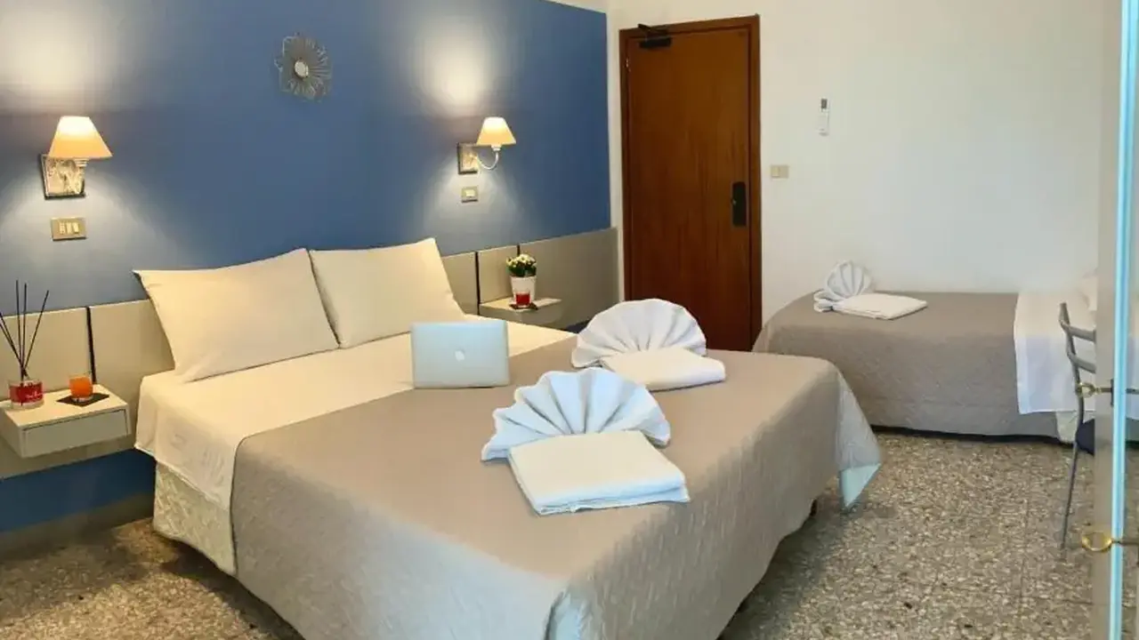 Hotel Alfa**