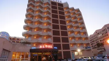 Hotel Alone