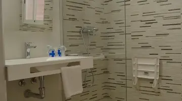 Hotel Alone