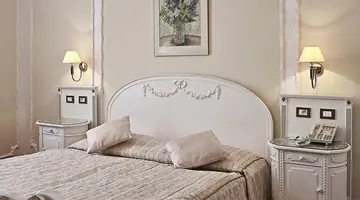 Hotel Ambassador Zlata Husa