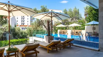 HOTEL AMFORA