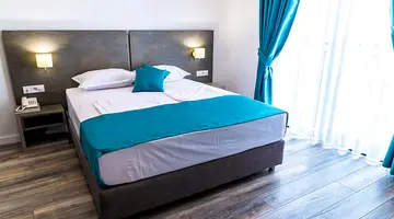 HOTEL AMFORA