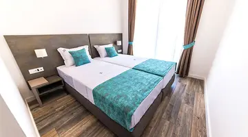 HOTEL AMFORA