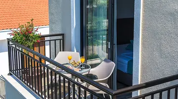 HOTEL AMFORA