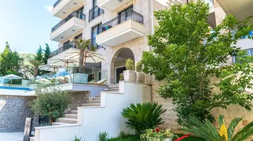HOTEL AMFORA