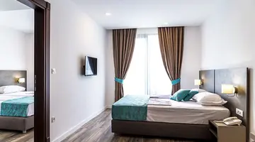 HOTEL AMFORA