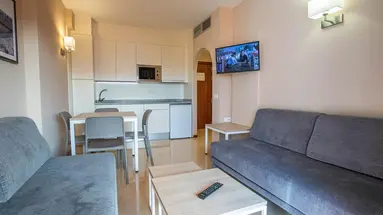 HOTEL & APARTMENTS MYRAMAR FUENGIROLA