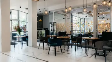 Hotel Apis