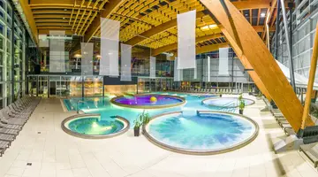 Hotel AquaCity Seasons
