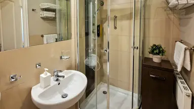 Hotel Ara